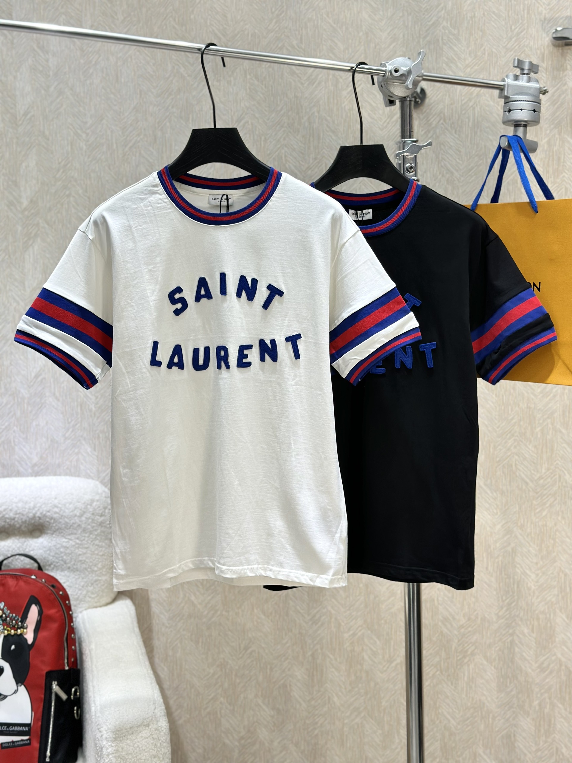 Áo phông T-shirt Saint Laurent YSL logo chữ thêu ngực kẻ sọc Xanh Đỏ viền cổ tay Like Auth on web VTN